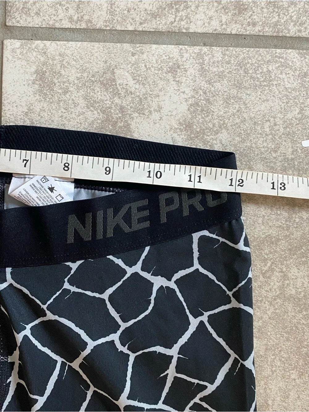Nike Girls' Black & Gray Animal Print Leggings with Neon Swoosh Medium